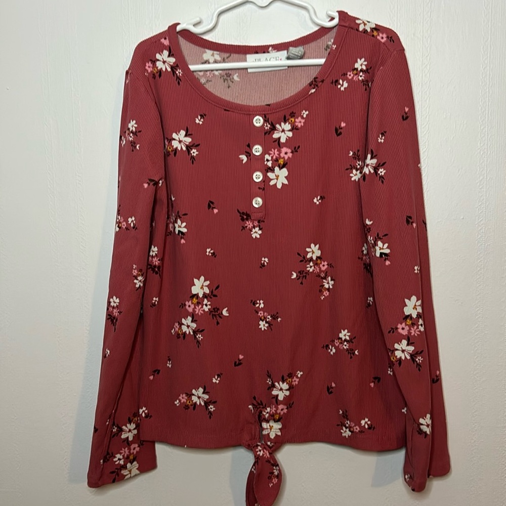 Girls size 7/8 long sleeve top